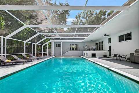 Купить виллу или дом в Пайнкрест, Флорида 5 спален, 424.38м2, № 2037381 - фото 25