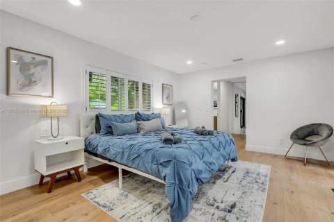 Купить виллу или дом в Пайнкрест, Флорида 5 спален, 424.38м2, № 2037381 - фото 9