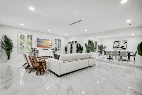 Купить виллу или дом в Пайнкрест, Флорида 5 спален, 424.38м2, № 2037381 - фото 5