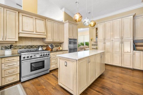 House in Palm Beach Gardens, Florida 4 bedrooms, 292.27 sq.m. № 2175955 - photo 6