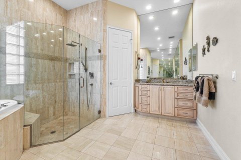 House in Palm Beach Gardens, Florida 4 bedrooms, 292.27 sq.m. № 2175955 - photo 18