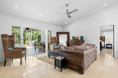 House in Southwest Ranches, Florida 4 bedrooms, 284.19 sq.m. № 2000939 - photo 13