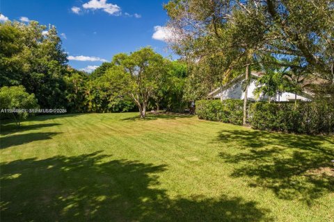 House in Southwest Ranches, Florida 4 bedrooms, 284.19 sq.m. № 2000939 - photo 5