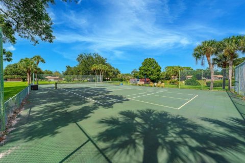 Casa en alquiler en Sarasota, Florida, 2 dormitorios, 134.8 m2 № 1136355 - foto 1