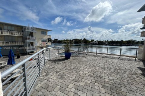 Copropriété à vendre à Miami Beach, Floride: 2337.7 m2 № 1949961 - photo 25