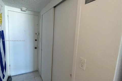 Copropriété à vendre à Miami Beach, Floride: 2337.7 m2 № 1949961 - photo 18