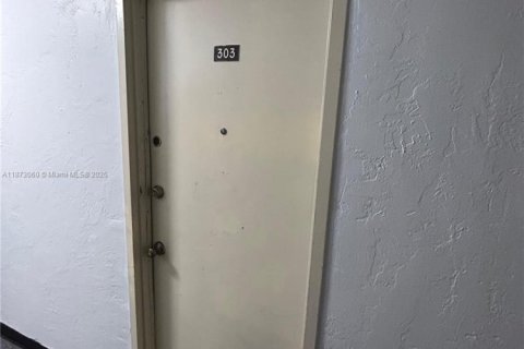 Copropriété à vendre à Miami Beach, Floride: 2337.7 m2 № 1949961 - photo 2