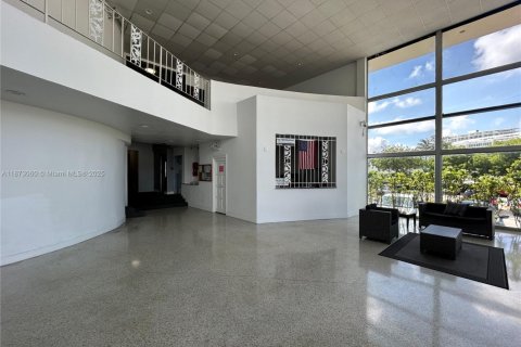 Copropriété à vendre à Miami Beach, Floride: 2337.7 m2 № 1949961 - photo 27