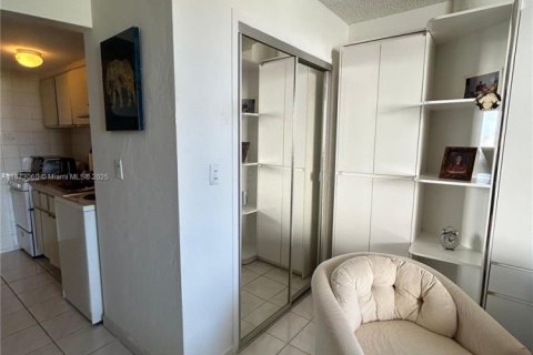 Copropriété à vendre à Miami Beach, Floride: 2337.7 m2 № 1949961 - photo 4