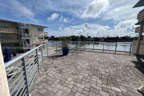 Copropriété à vendre à Miami Beach, Floride: 2337.7 m2 № 1949961 - photo 22