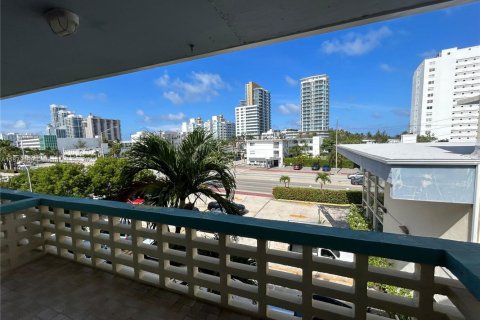 Copropriété à vendre à Miami Beach, Floride: 2337.7 m2 № 1949961 - photo 16
