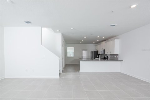 Townhouse in Orlando, Florida 3 bedrooms, 151.99 sq.m. № 2280206 - photo 3