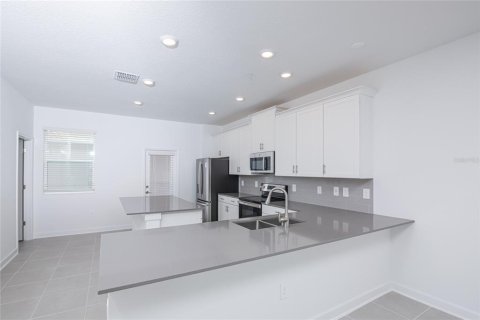 Townhouse in Orlando, Florida 3 bedrooms, 151.99 sq.m. № 2280206 - photo 6