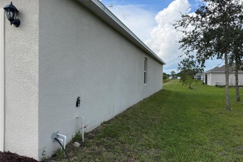 House in Edgewater, Florida 4 bedrooms, 171.5 sq.m. № 2405095 - photo 22