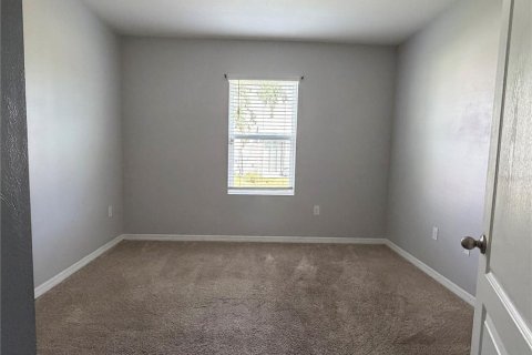 House in Edgewater, Florida 4 bedrooms, 171.5 sq.m. № 2405095 - photo 8