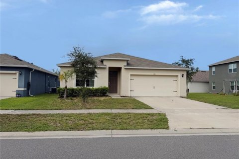 House in Edgewater, Florida 4 bedrooms, 171.5 sq.m. № 2405095
