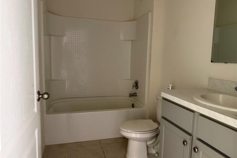 House in Edgewater, Florida 4 bedrooms, 171.5 sq.m. № 2405095 - photo 5