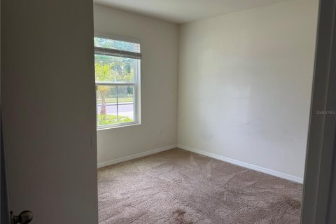 House in Edgewater, Florida 4 bedrooms, 171.5 sq.m. № 2405095 - photo 3