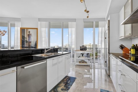 Купить кондоминиум в Авентура, Флорида 3 спальни, 207.64м2, № 1992369 - фото 11