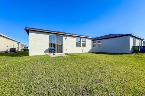 House in Winter Haven, Florida 3 bedrooms, 117.06 sq.m. № 2127876 - photo 24