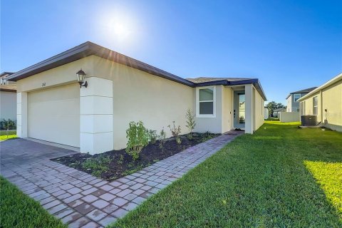 House in Winter Haven, Florida 3 bedrooms, 117.06 sq.m. № 2127876 - photo 29
