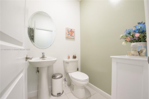 Купить виллу или дом в Хомстед, Флорида 10 комнат, 263.66м2, № 1897279 - фото 16