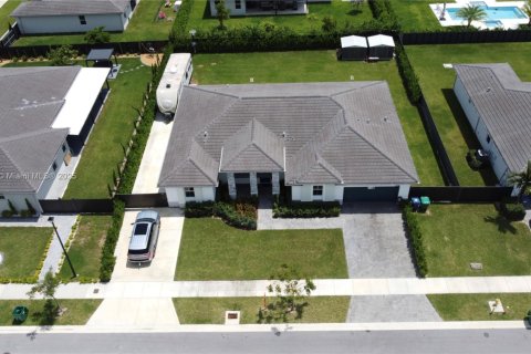 Купить виллу или дом в Хомстед, Флорида 10 комнат, 263.66м2, № 1897279 - фото 2