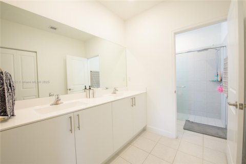 Купить виллу или дом в Хомстед, Флорида 10 комнат, 263.66м2, № 1897279 - фото 22