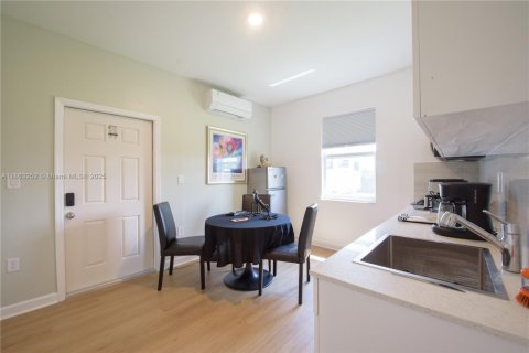 Купить виллу или дом в Хомстед, Флорида 10 комнат, 263.66м2, № 1897279 - фото 12