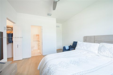 Купить виллу или дом в Хомстед, Флорида 10 комнат, 263.66м2, № 1897279 - фото 18