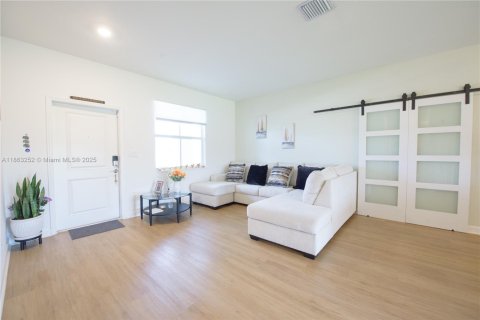 Купить виллу или дом в Хомстед, Флорида 10 комнат, 263.66м2, № 1897279 - фото 3