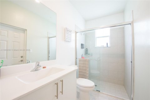 Купить виллу или дом в Хомстед, Флорида 10 комнат, 263.66м2, № 1897279 - фото 29