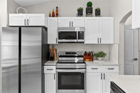 House in Lakeland, Florida 3 bedrooms, 151.15 sq.m. № 2258940 - photo 10