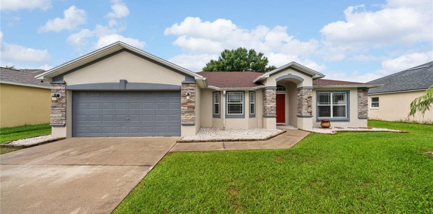 House in Lakeland, Florida 3 bedrooms, 151.15 sq.m. № 2258940