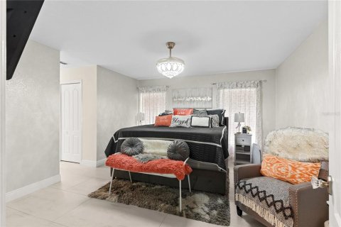 House in Lakeland, Florida 3 bedrooms, 151.15 sq.m. № 2258940 - photo 16