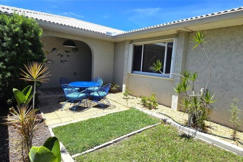 Casa en venta en Punta Gorda, Florida, 3 dormitorios, 197.42 m2 № 1903491 - foto 4