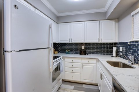 Купить кондоминиум в Индиан-Шорс, Флорида 6 комнат, 68.28м2, № 2205630 - фото 10