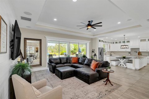 House in Orlando, Florida 6 bedrooms, 481.88 sq.m. № 1421957 - photo 13