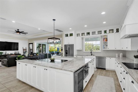House in Orlando, Florida 6 bedrooms, 481.88 sq.m. № 1421957 - photo 21