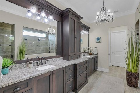 House in Orlando, Florida 6 bedrooms, 481.88 sq.m. № 1421957 - photo 27