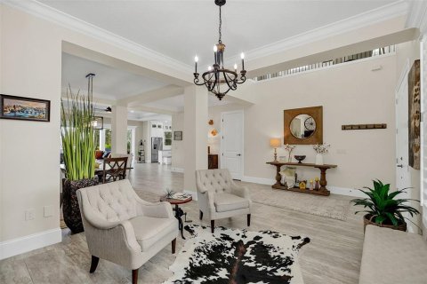 House in Orlando, Florida 6 bedrooms, 481.88 sq.m. № 1421957 - photo 8