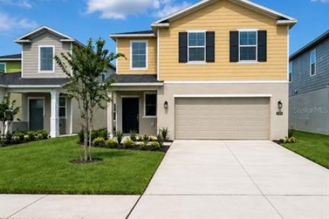 House in Winter Haven, Florida 4 bedrooms, 174.66 sq.m. № 2215577