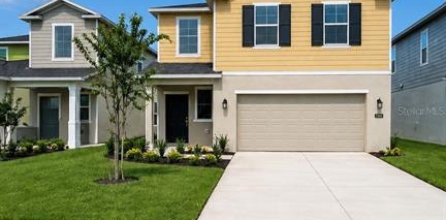 House in Winter Haven, Florida 4 bedrooms, 174.66 sq.m. № 2215577