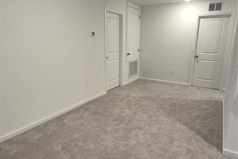 House in Winter Haven, Florida 4 bedrooms, 174.66 sq.m. № 2215577 - photo 13