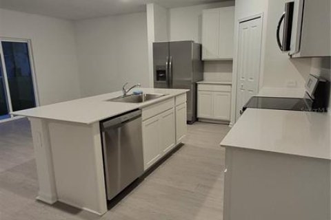 House in Winter Haven, Florida 4 bedrooms, 174.66 sq.m. № 2215577 - photo 6