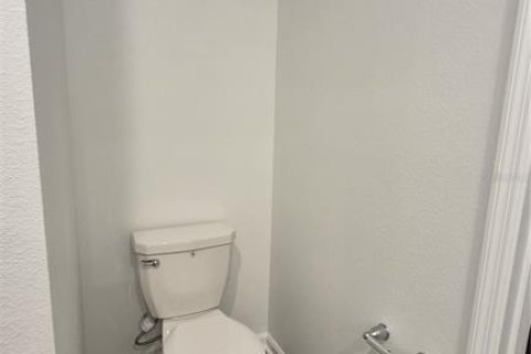 House in Winter Haven, Florida 4 bedrooms, 174.66 sq.m. № 2215577 - photo 19