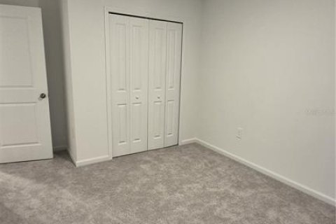 House in Winter Haven, Florida 4 bedrooms, 174.66 sq.m. № 2215577 - photo 24