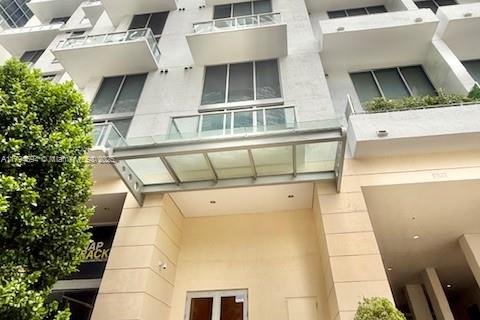 Купить кондоминиум в Майами, Флорида 1 спальня, 78.32м2, № 1939743 - фото 1