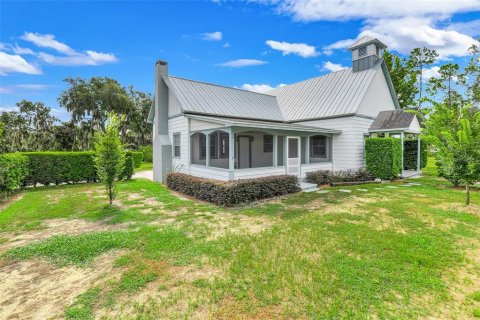 House in Astatula, Florida 2 bedrooms, 124.86 sq.m. № 2266531 - photo 2