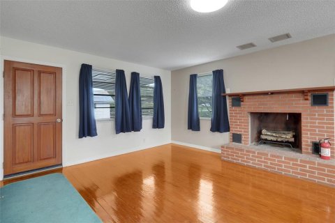 House in Astatula, Florida 2 bedrooms, 124.86 sq.m. № 2266531 - photo 9